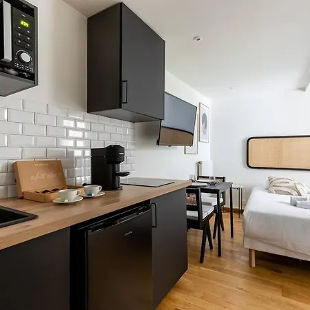 Apartment Montparnasse Rue De Rennes Charming 2p Paris